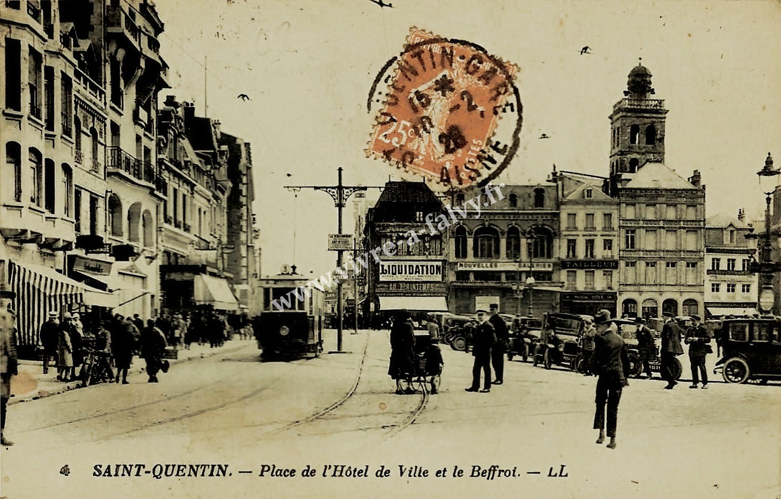 5 saint quentin place hotel de ville et le beffroi