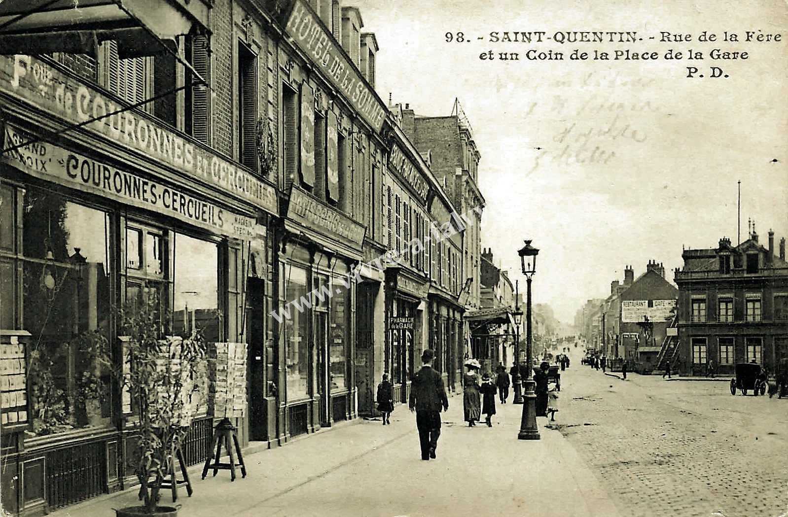 5 saint quentin rue de la fere et un coin de la place de la gare