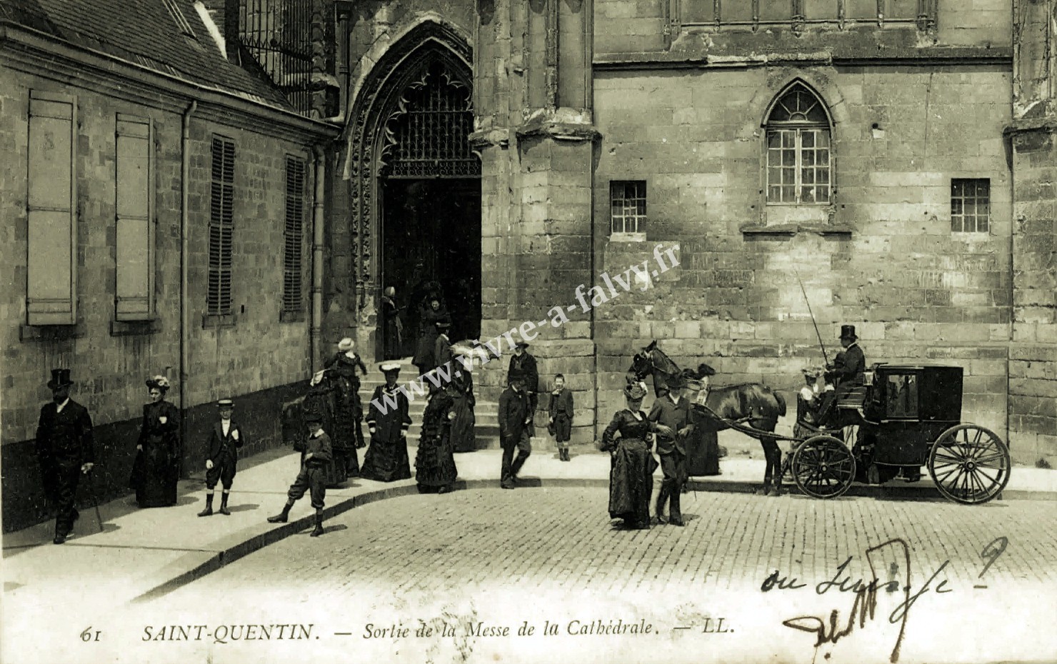 5 saint quentin sortie de la messe de la basilique
