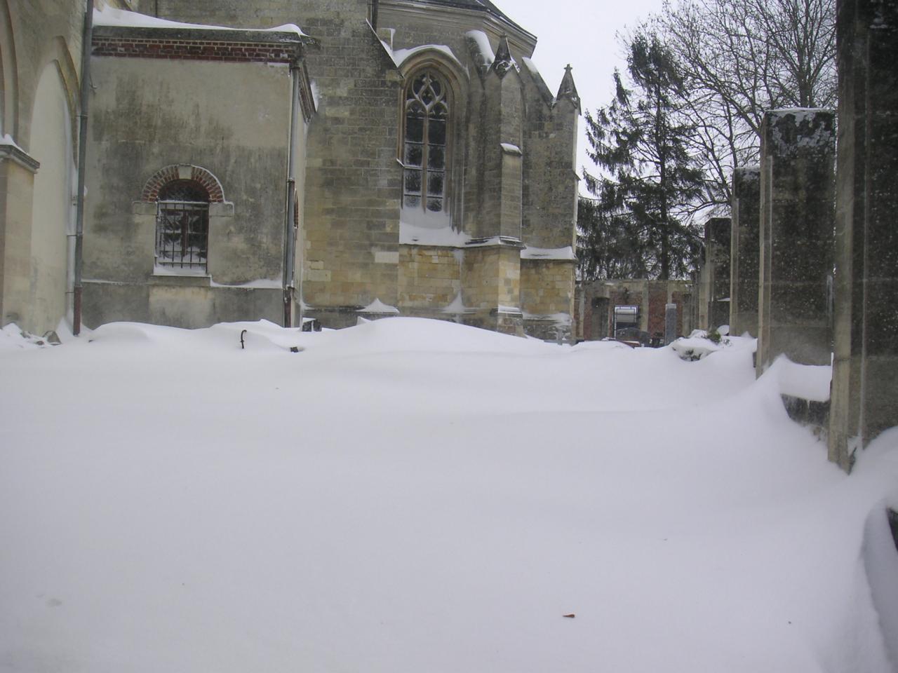 Cimetière enneigé 1