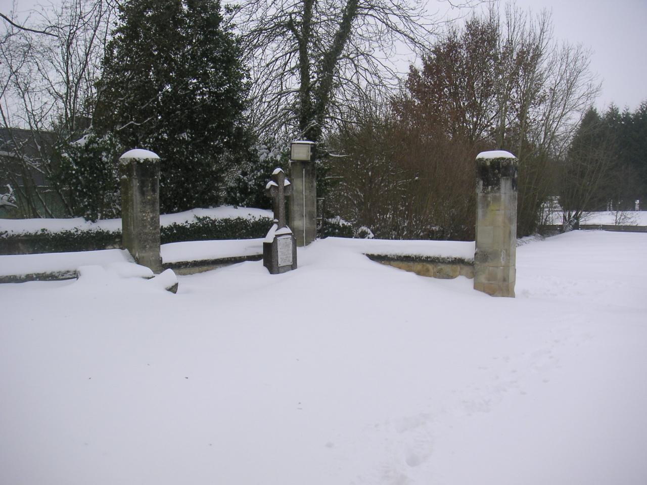 Cimetière enneigé 2