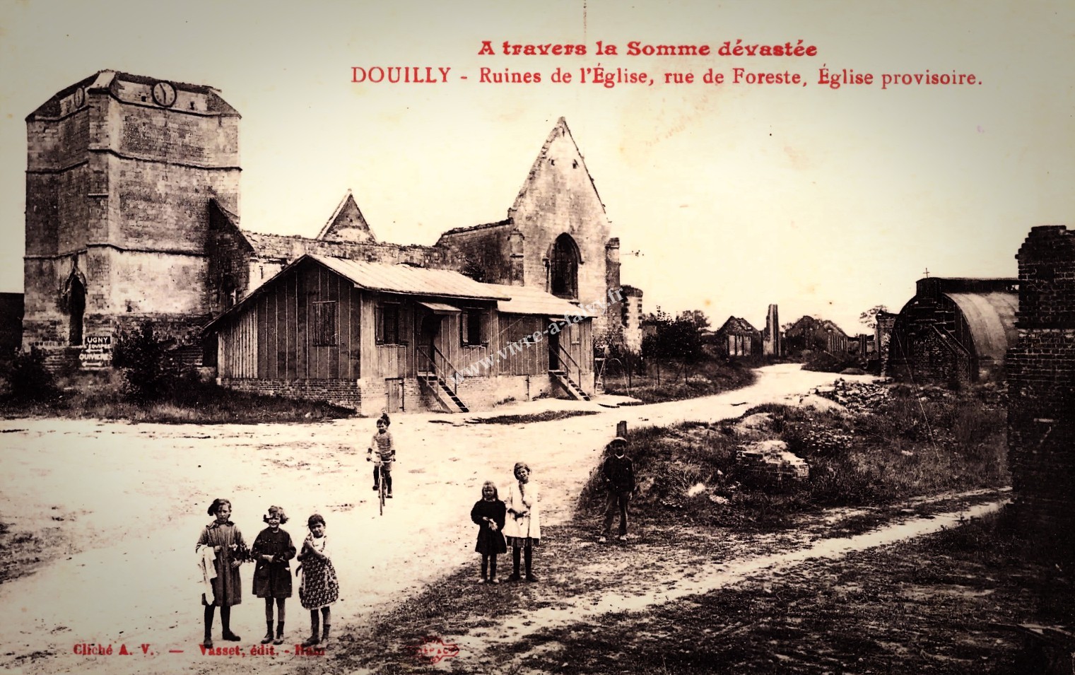 Douilly ruines de l eglise et rue de forest 2