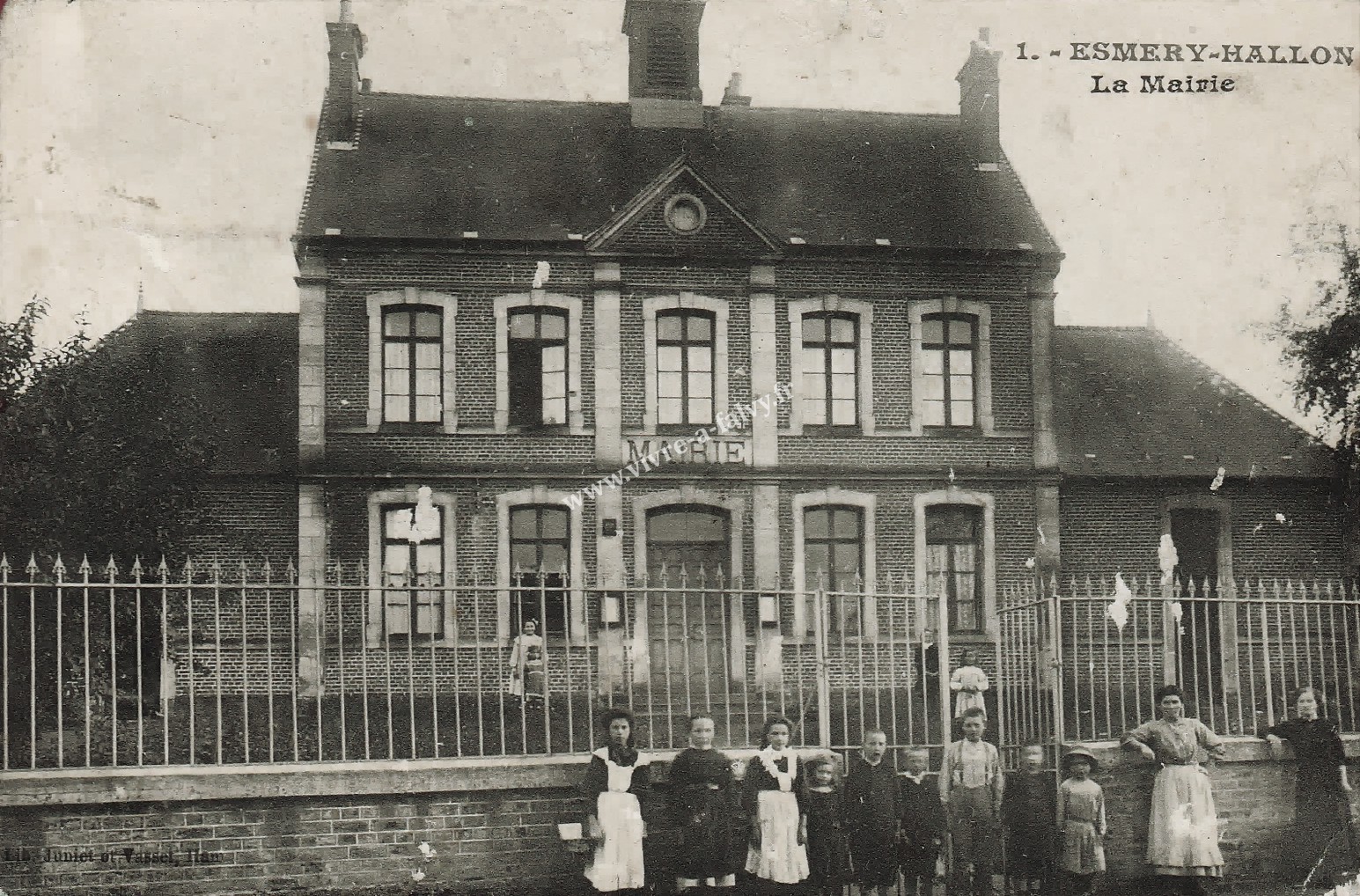 Esmery hallon la mairie