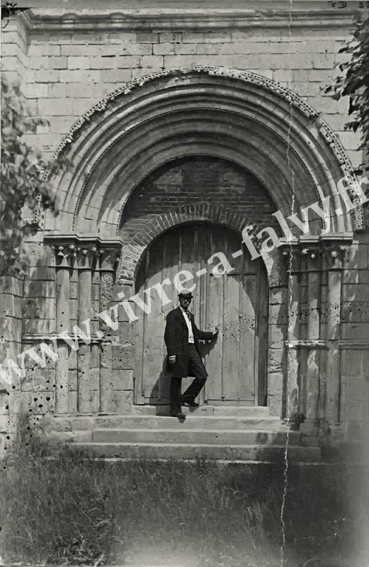 Falvy 80 portail eglise
