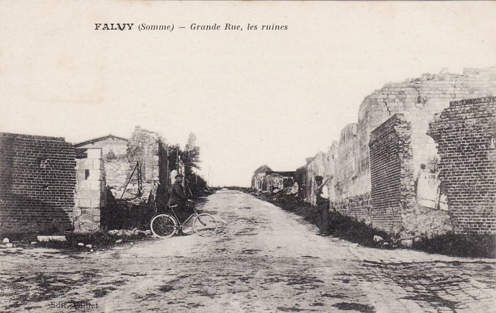 Grande rue en ruine