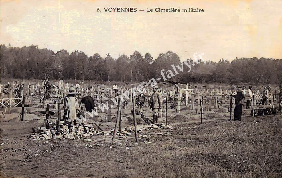 Voyennes 80 cimetiere militaire 2