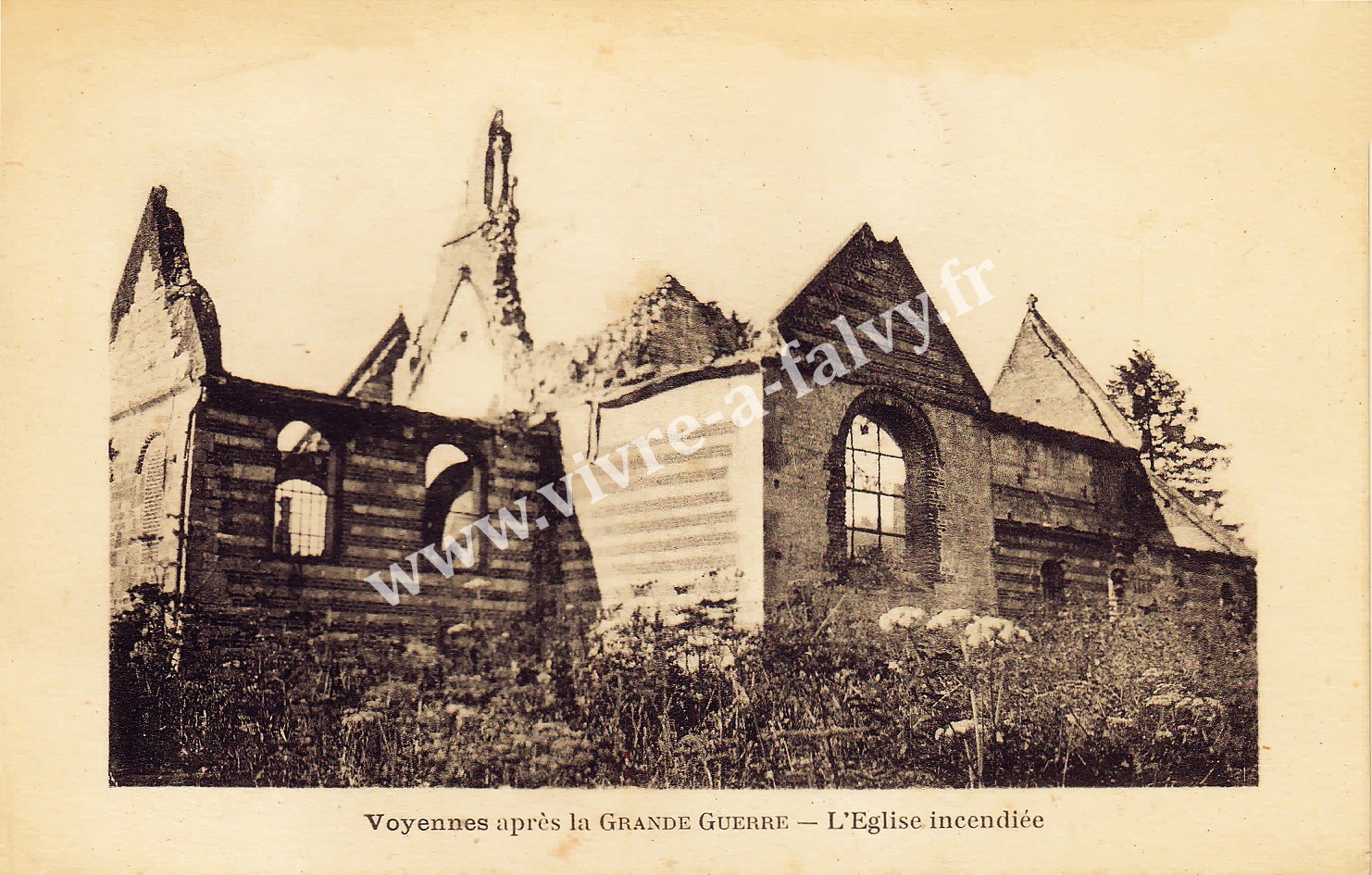 Voyennes 80 eglise incendiee