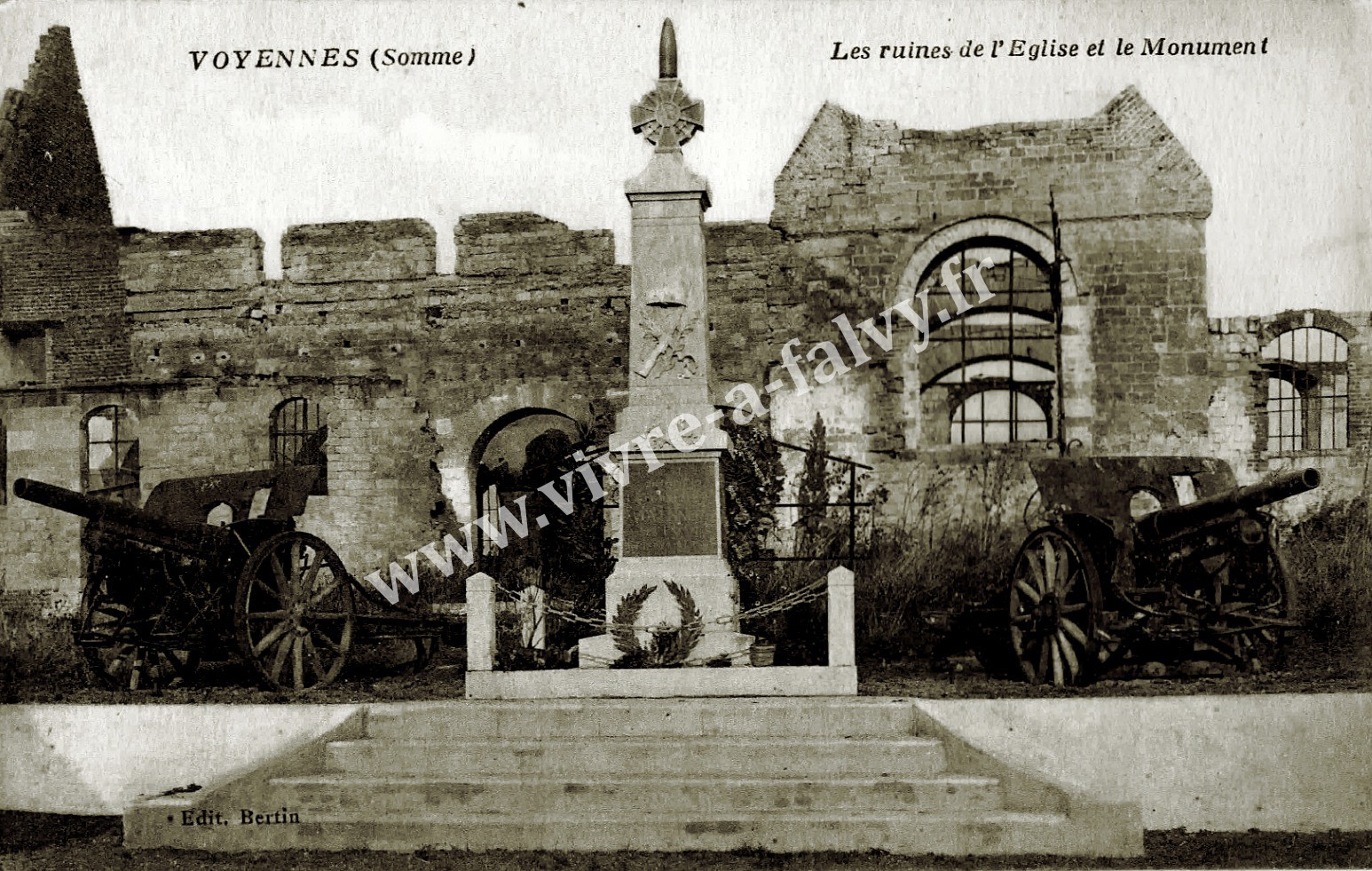 Voyennes 80 les ruines de l eglise le monument aux morts