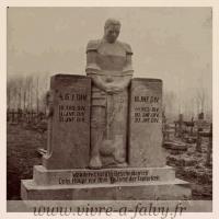 Pargny somme monument erige par les allemands dans leur cimetiere 15 09 1919