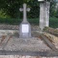 Quel homme enterré à Falvy fut le professeur du Maréchal Pétain ?